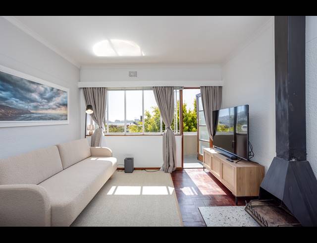 1 BEDROOM FLAT TO LET IN GARDENS